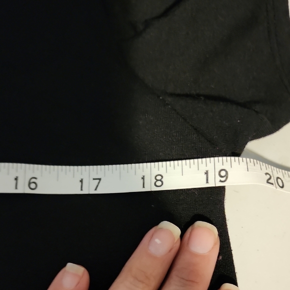 LuLaRoe Black Fitted Short Sleeve T-Shirt - Picture 4 of 7